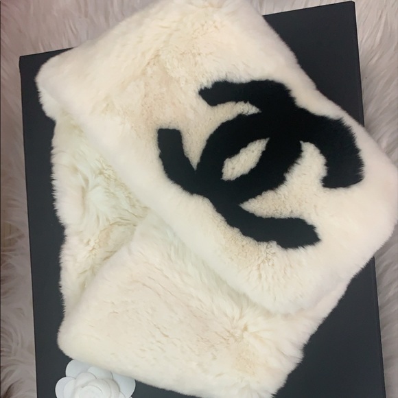 Rare Vintage fur Chanel scarf kylie Jenner white❄️ - Picture 5 of 8